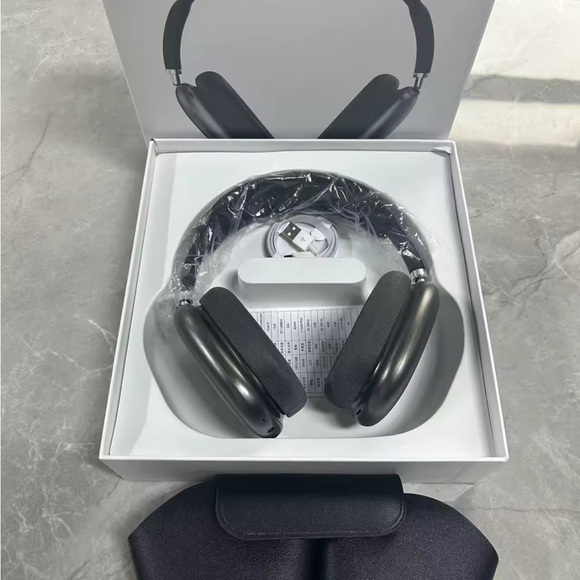 Stylish Wireless Headphones in Multiple Colors